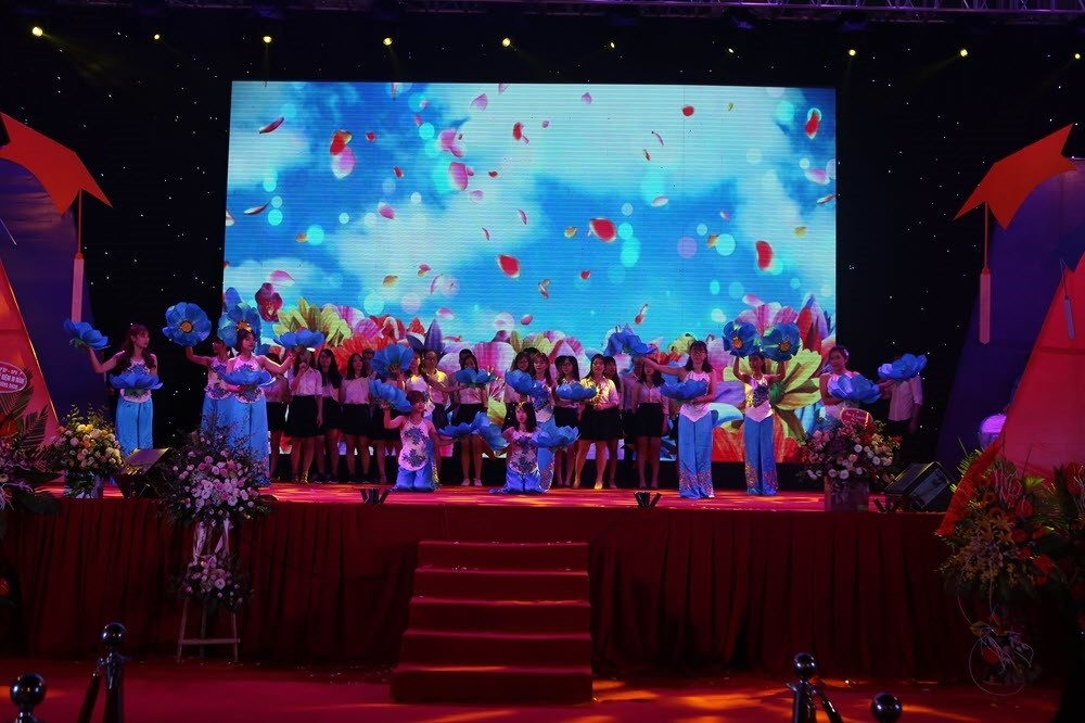 Dai hoc Dai Nam,  Bui Anh Tuan anh 1