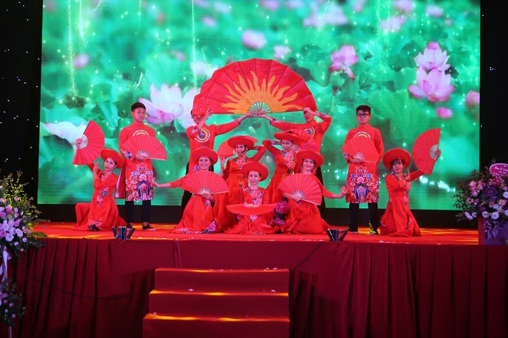 Dai hoc Dai Nam,  Bui Anh Tuan anh 4