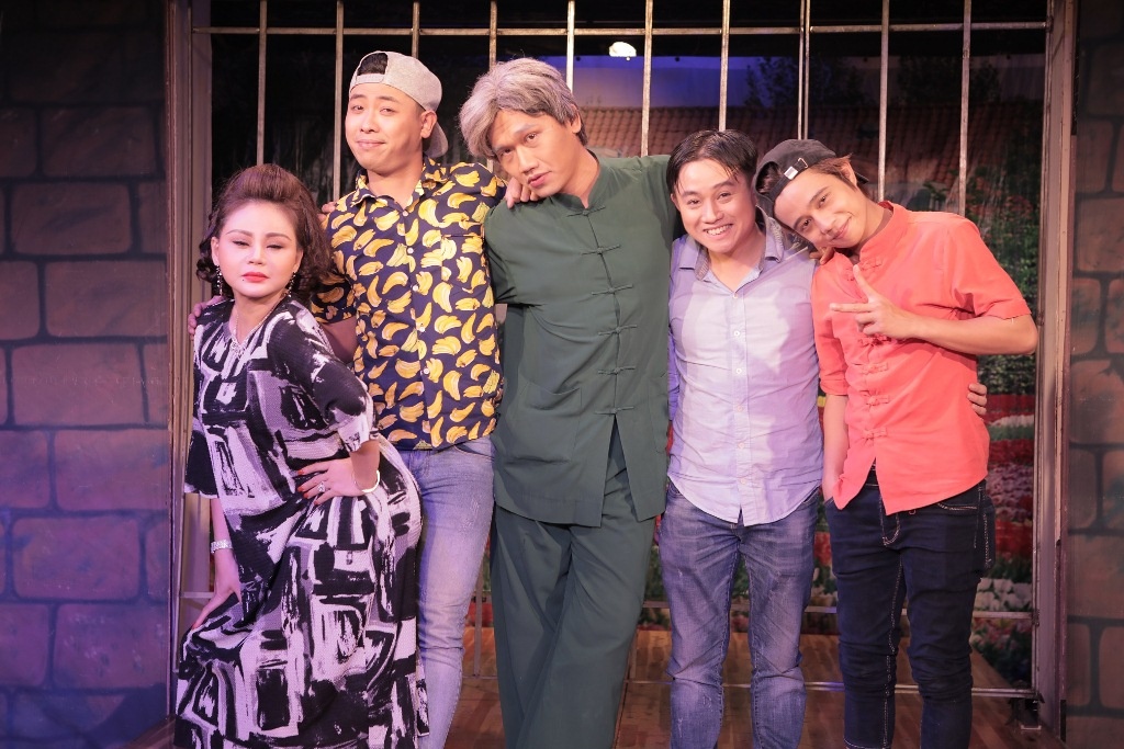 San khau Hong Van ‘ket duyen’ voi Truyen hinh FPT trong kich tuong tac hinh anh