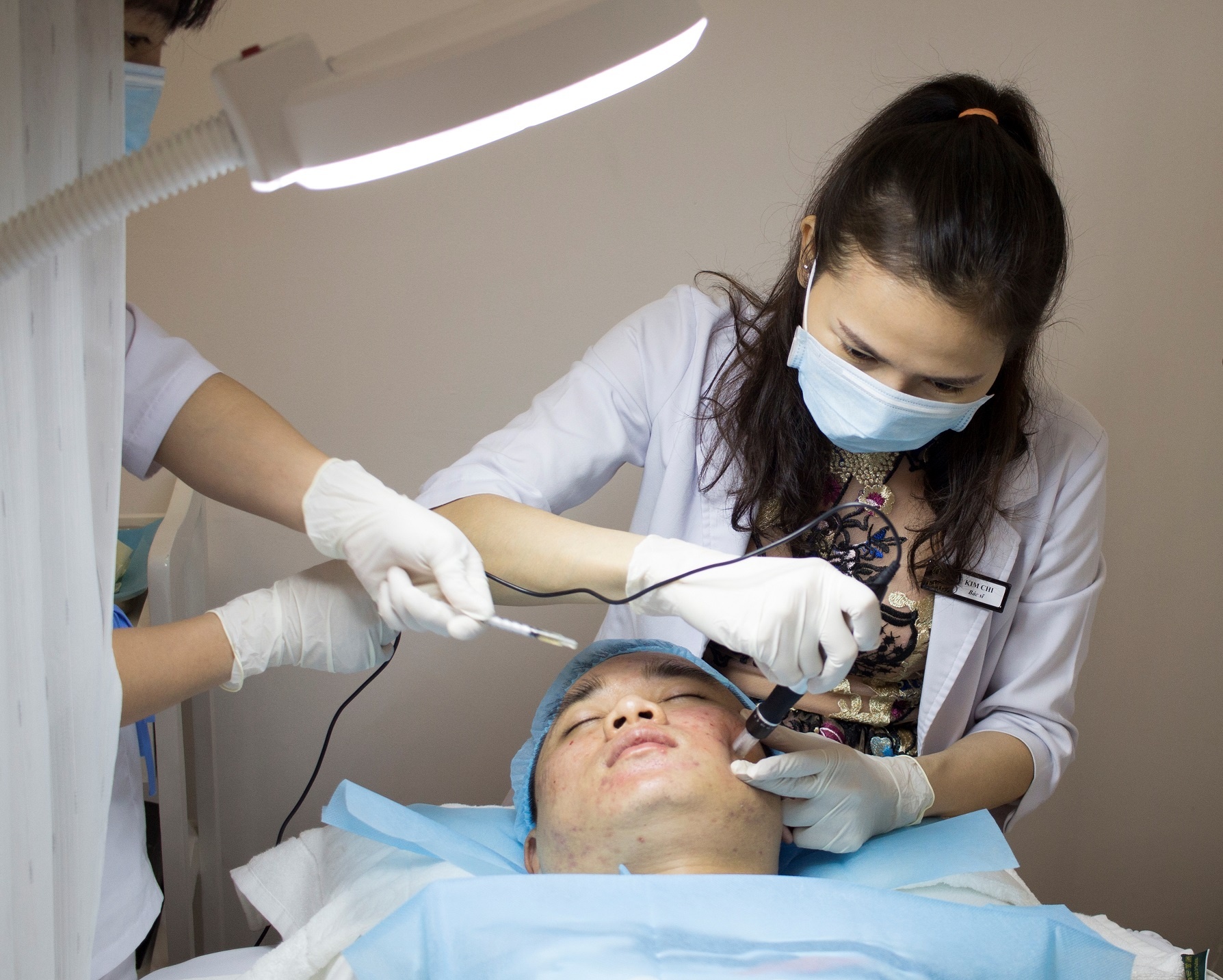 Nhung sai lam pho bien khi dieu tri seo ro hinh anh