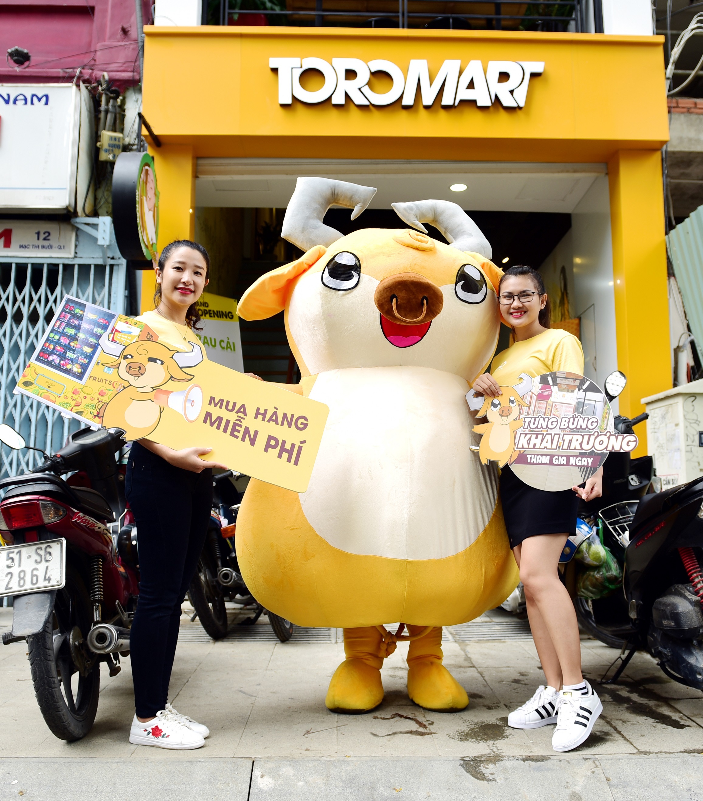 cua hang tien loi anh 8