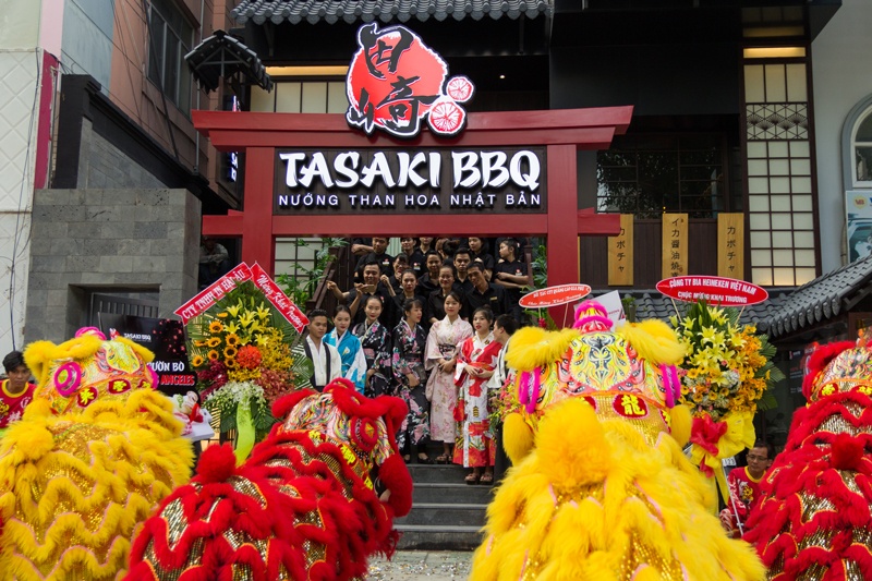 Tasaki BBQ khai truong nha hang thu 4 tai TP.HCM hinh anh