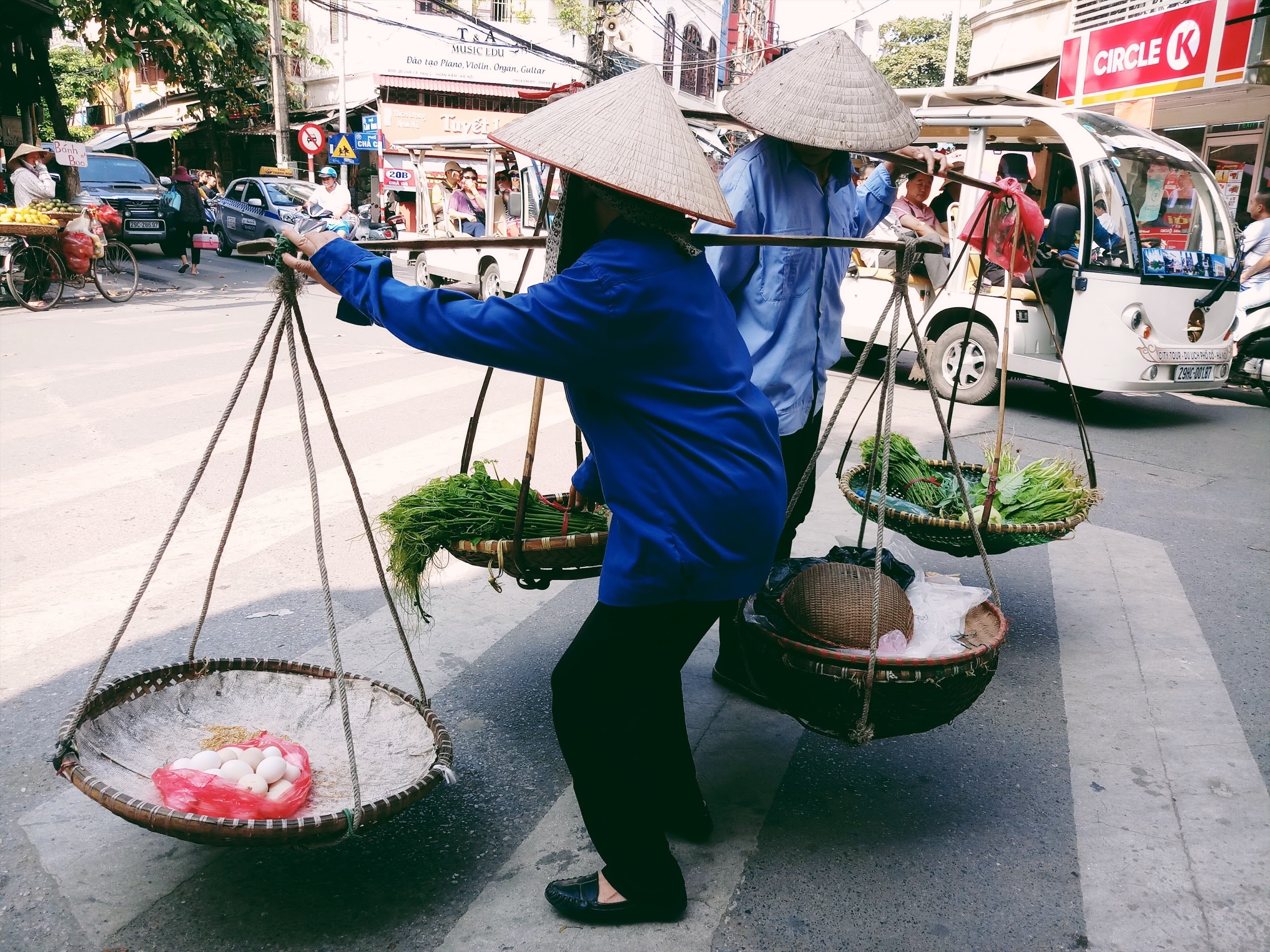 Samsung Galaxy J7+ ảnh 3 Samsung Galaxy J7+ anh 3