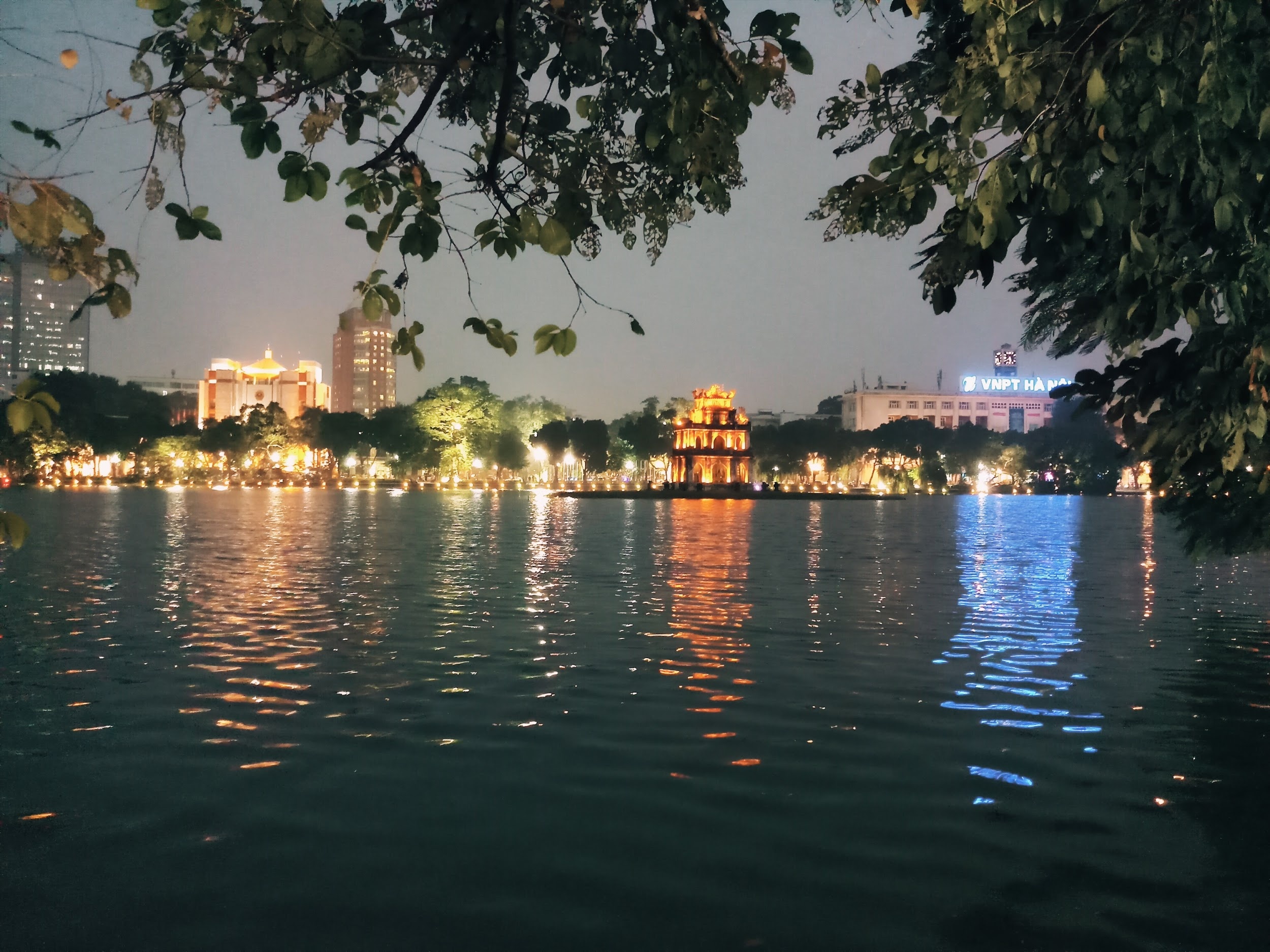 Samsung Galaxy J7+ ảnh 9 Samsung Galaxy J7+ anh 9