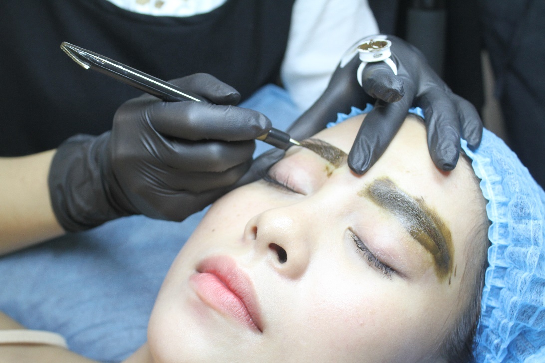 Lam dep long may voi cong nghe dieu khac 3D Microblading hinh anh