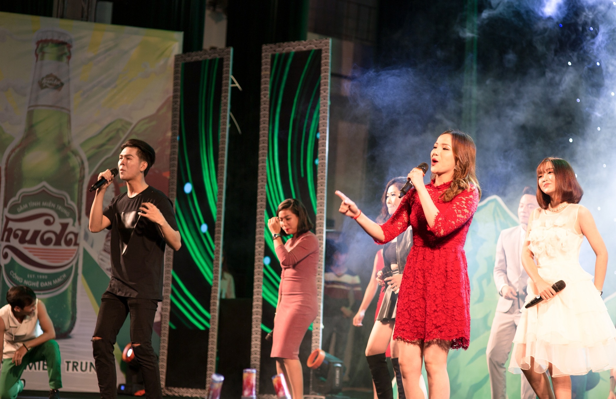 Hit cua Nguyen Hai Phong khuay dong ‘Huda central’s got talent’ hinh anh