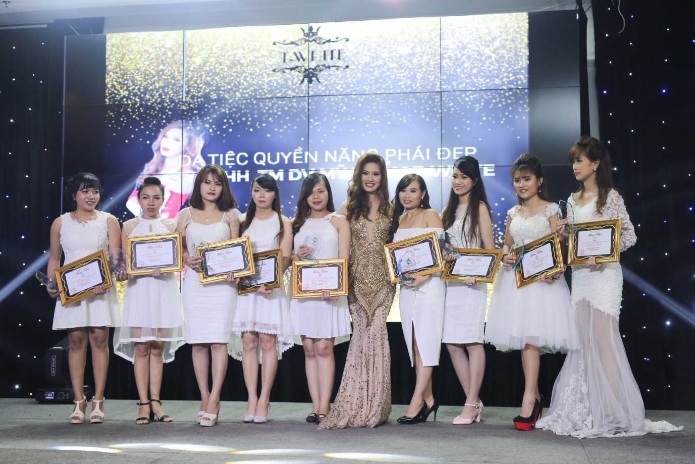 My pham T - White anh 3