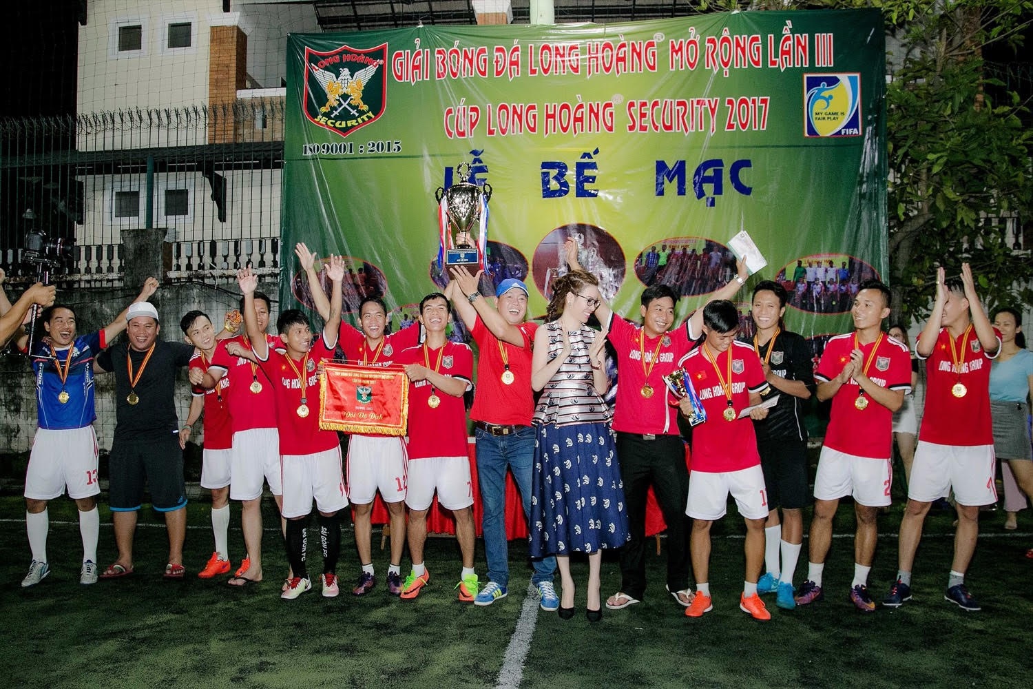 tap doan bao ve Long Hoang anh 4