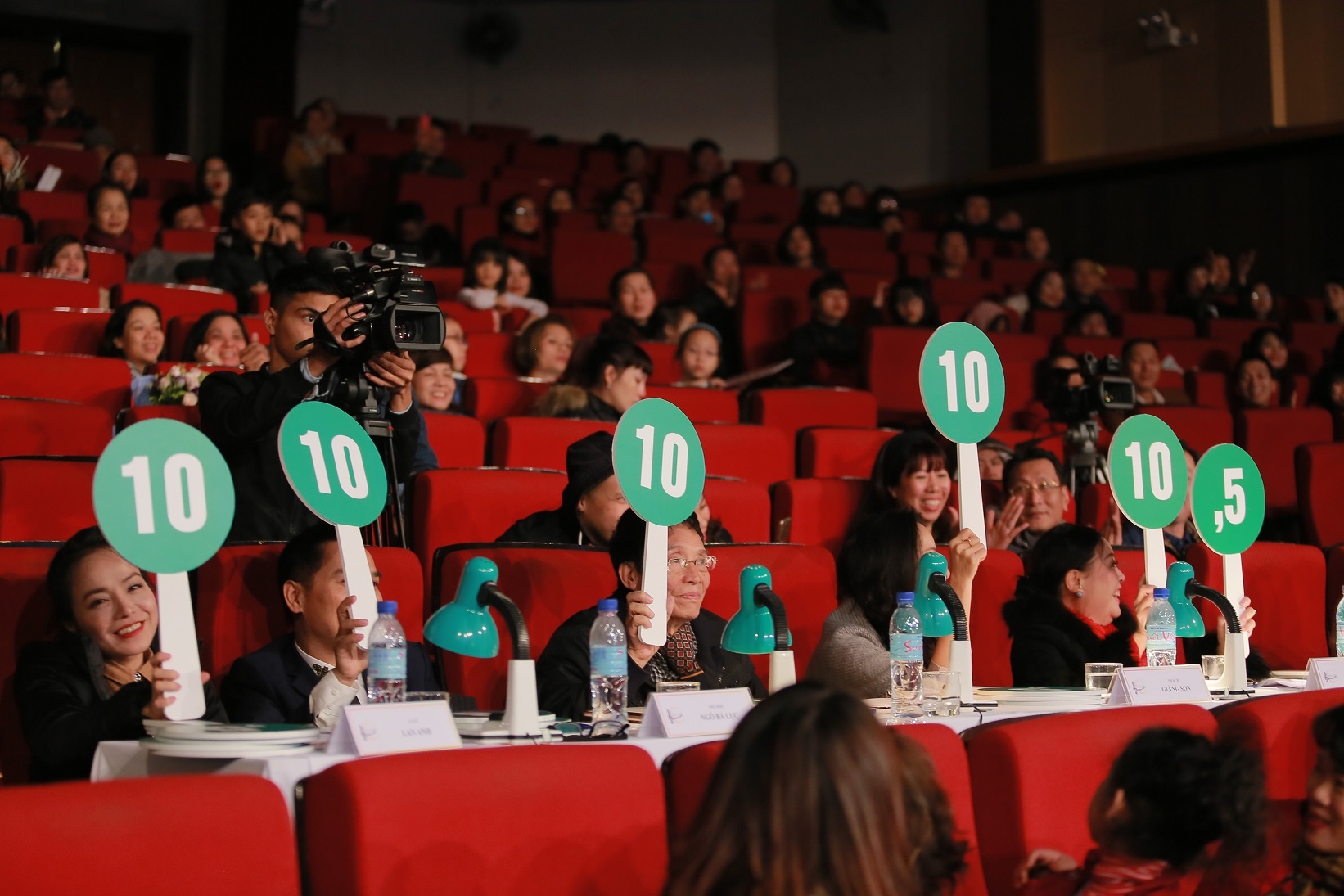 Giong ca vang doanh nhan anh 10