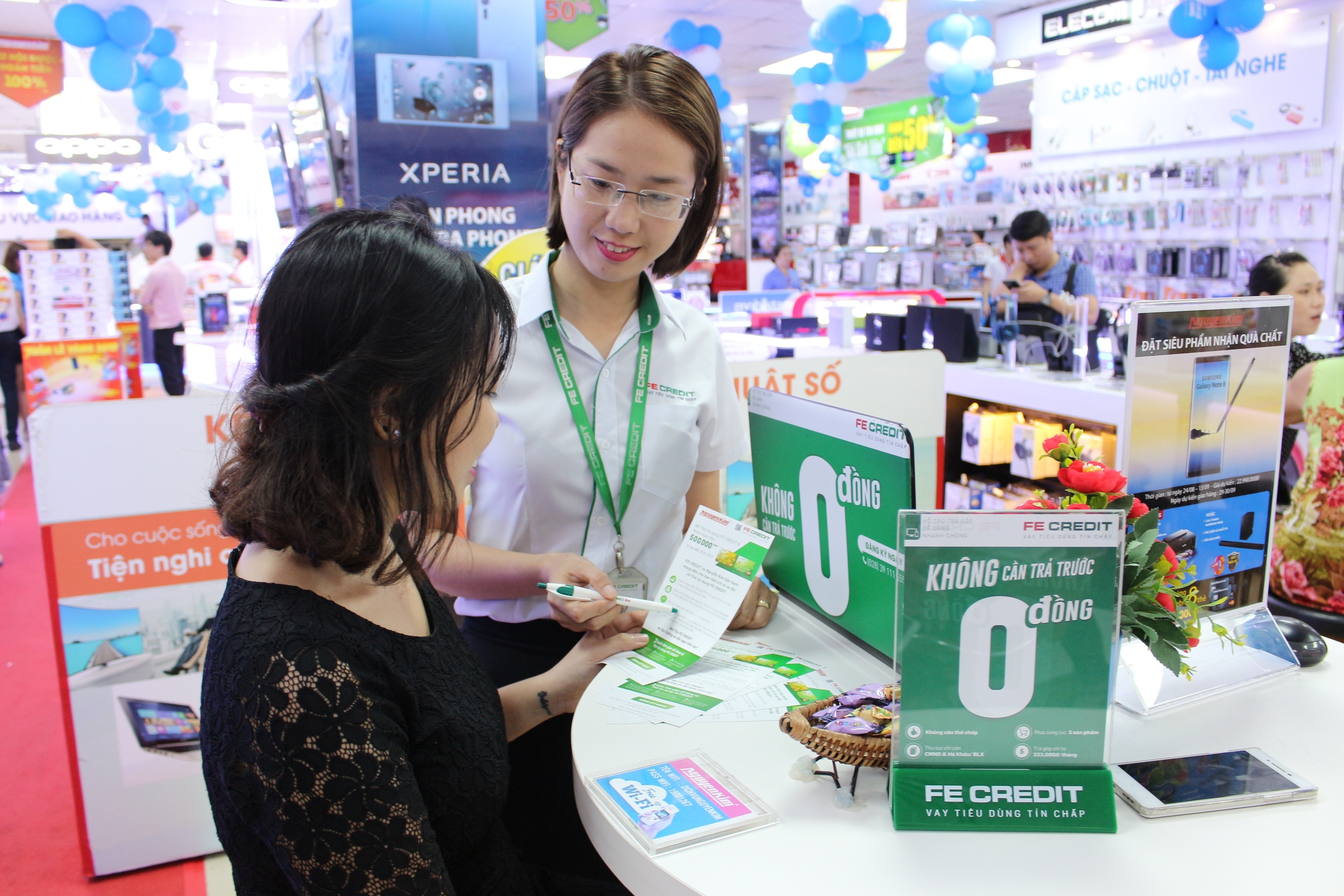 FE Credit ra mat chuong trinh khuyen mai den 3,2 ty dong hinh anh