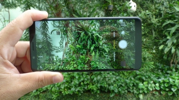 4 diem cong cua smartphone Vivo V7 hinh anh