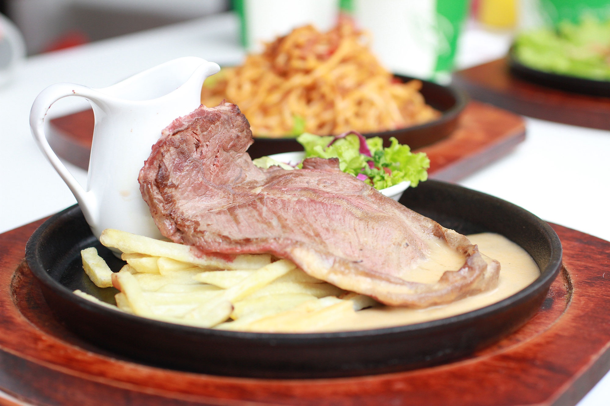 Nem mon ngon, thuong nhac hay tai 'Food Fest 2017' hinh anh