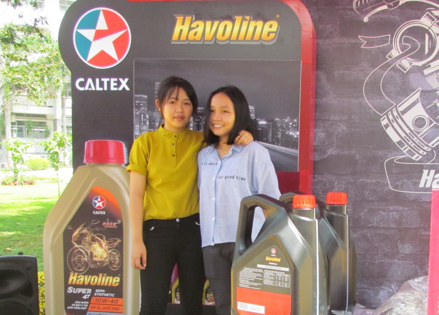 Hang tram sinh vien tham du su kien 'Vung tay lai' cua Caltex Havoline hinh anh