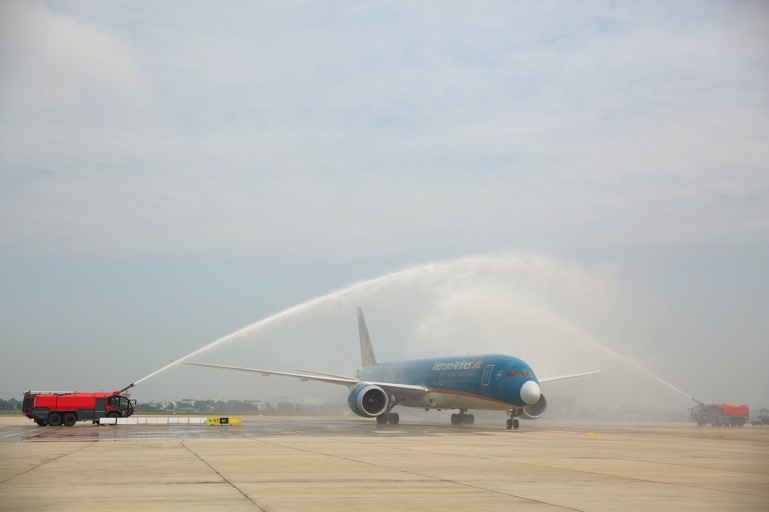 Vietnam Airlines anh 1