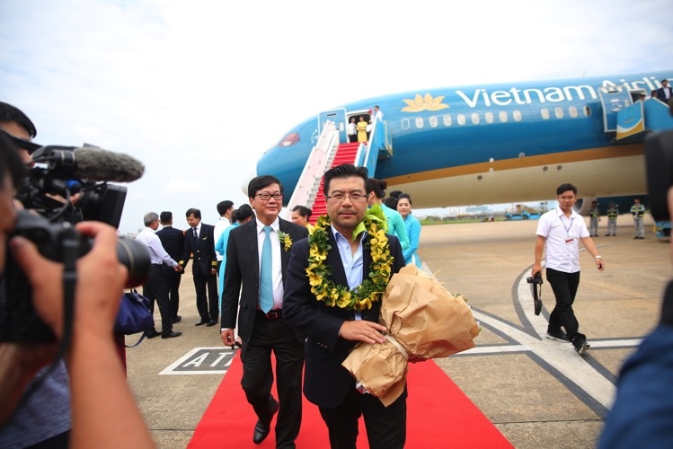 Vietnam Airlines don hanh khach 200 trieu hinh anh