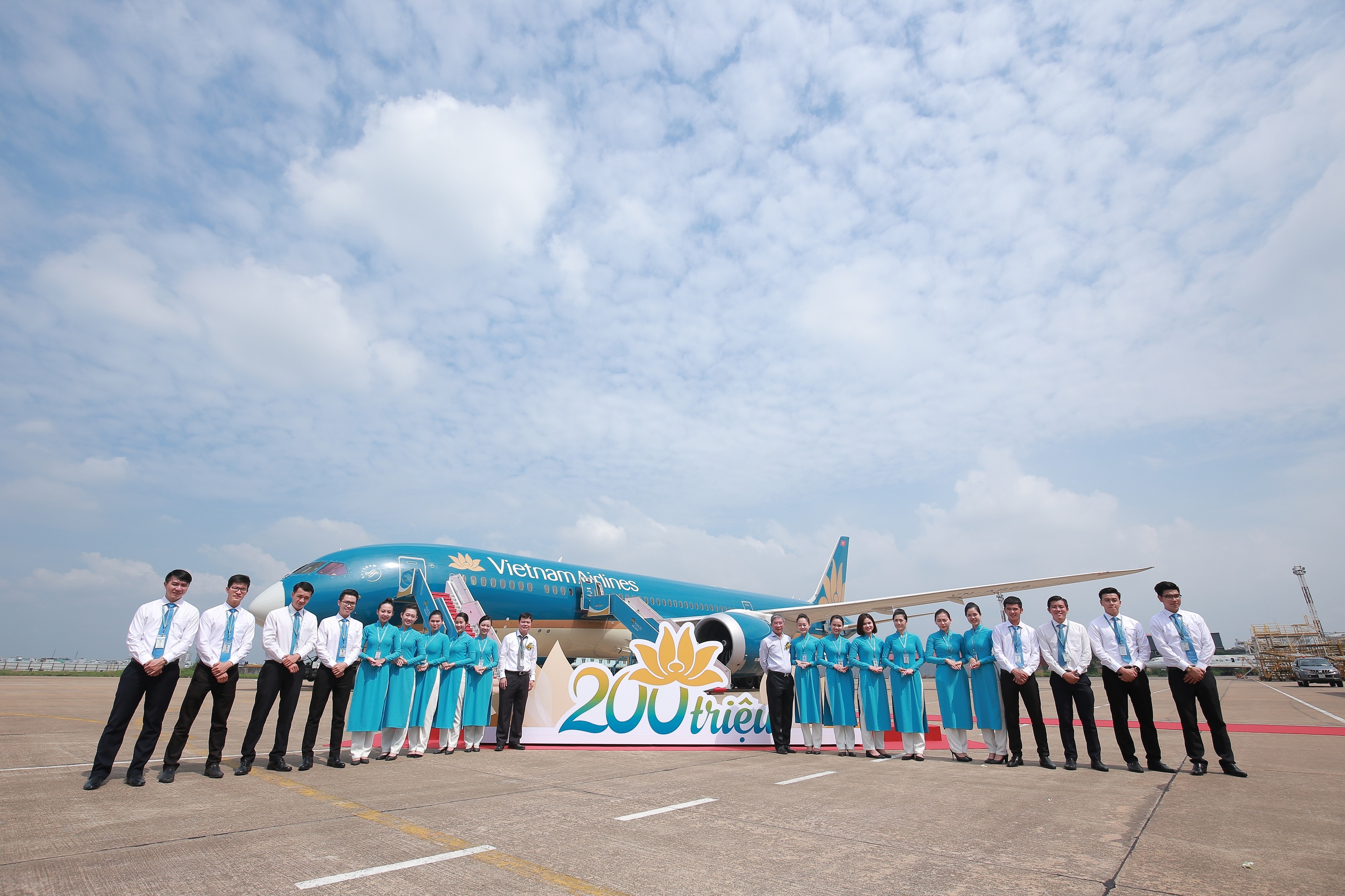 Vietnam Airlines anh 9