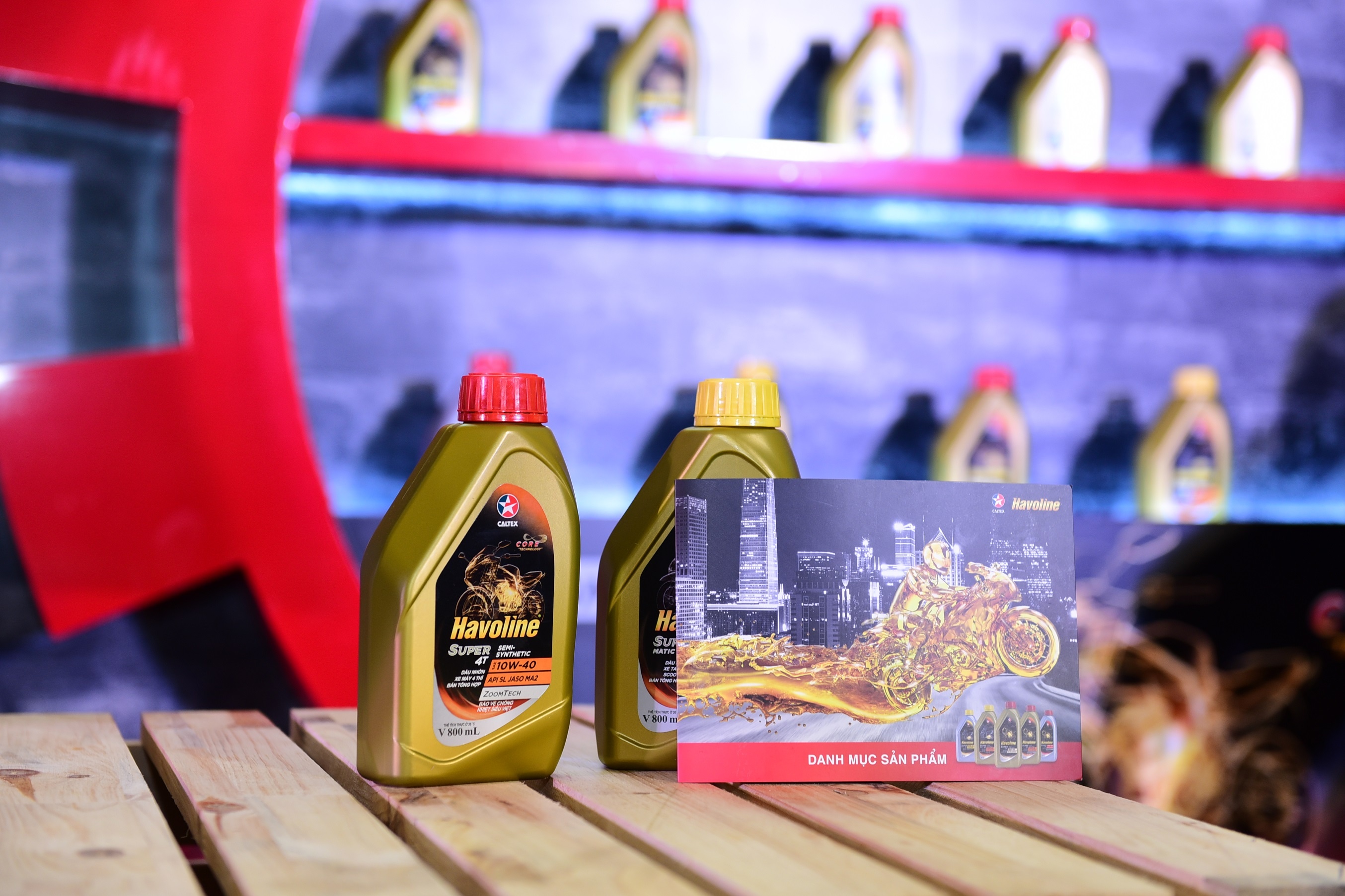 Dau nhon Caltex Havoline giup xe van hanh em, bao tri dong co hinh anh