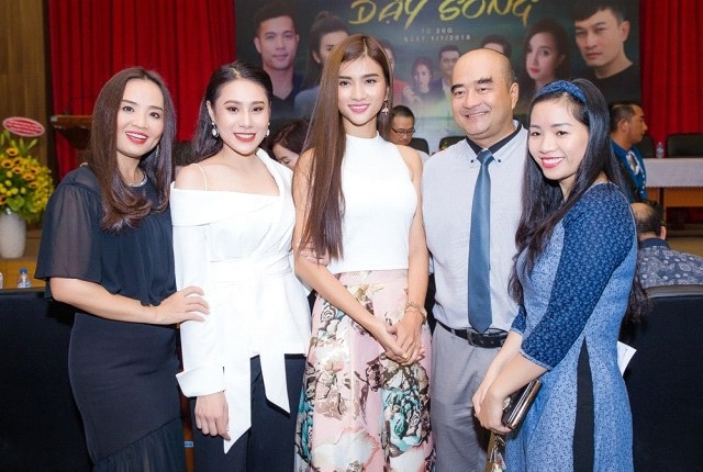 'Những khúc sông dậy sóng' ảnh 2 'Nhung khuc song day song' anh 2