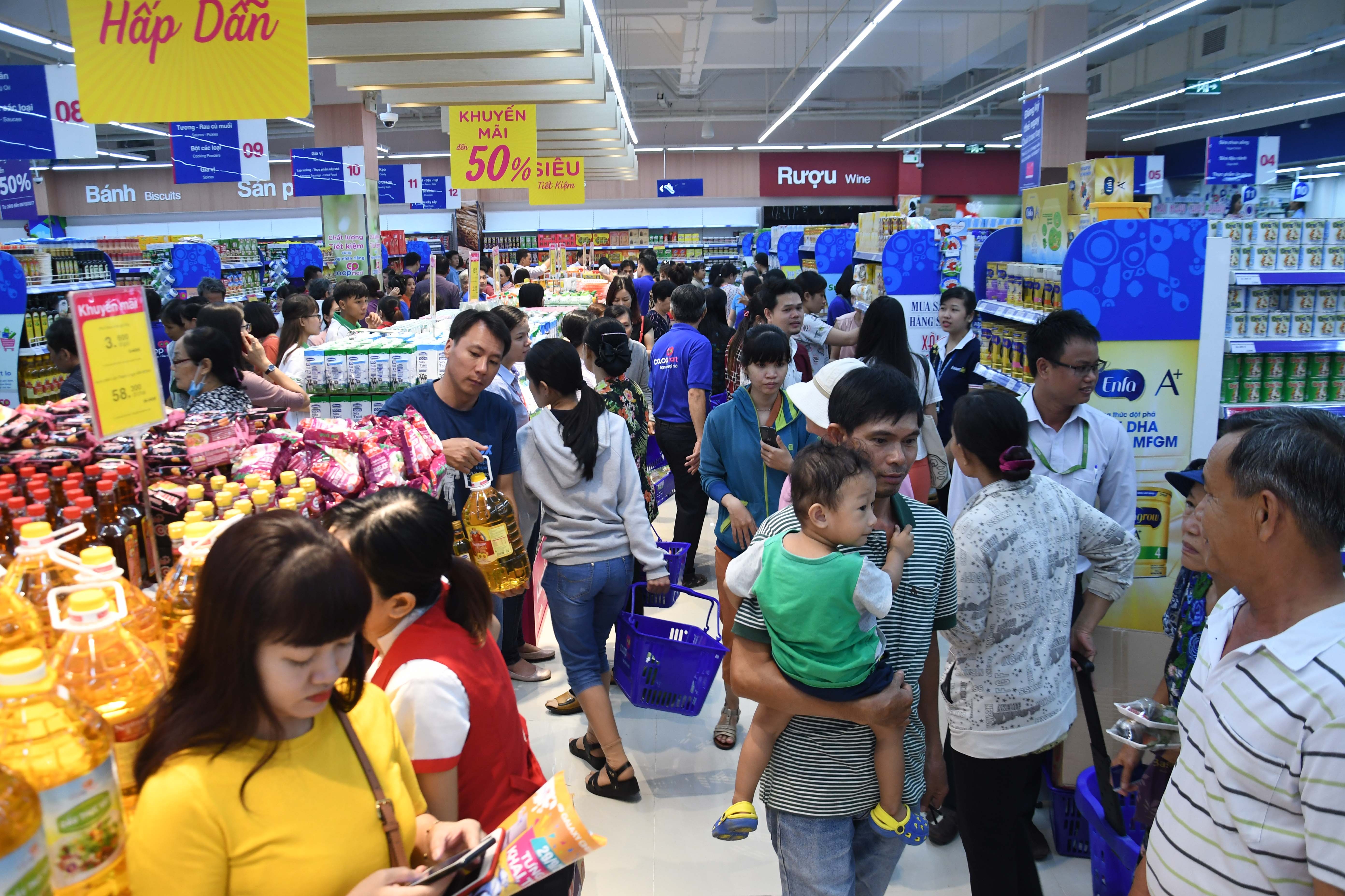 Co.opmart Chu Van An tap nap khach mua hang khuyen mai hinh anh