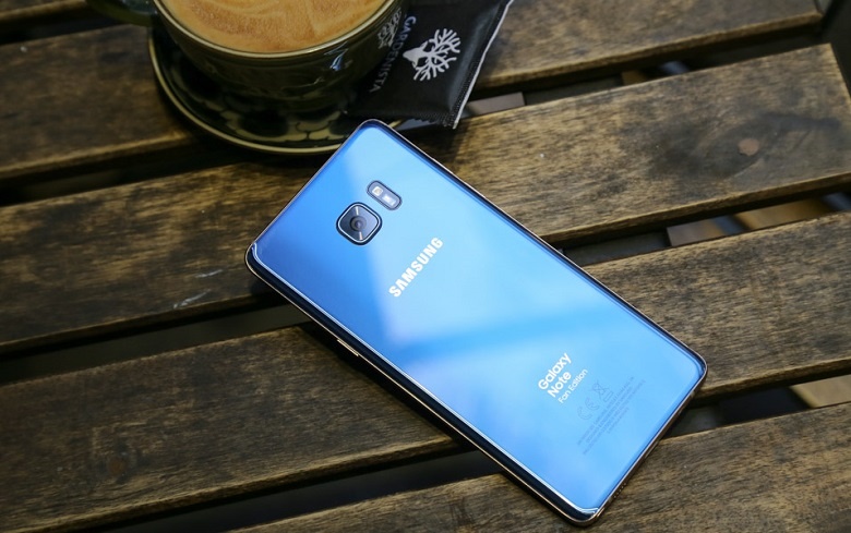 Samsung Galaxy Note FE giam hon 2 trieu dong dip Noel hinh anh