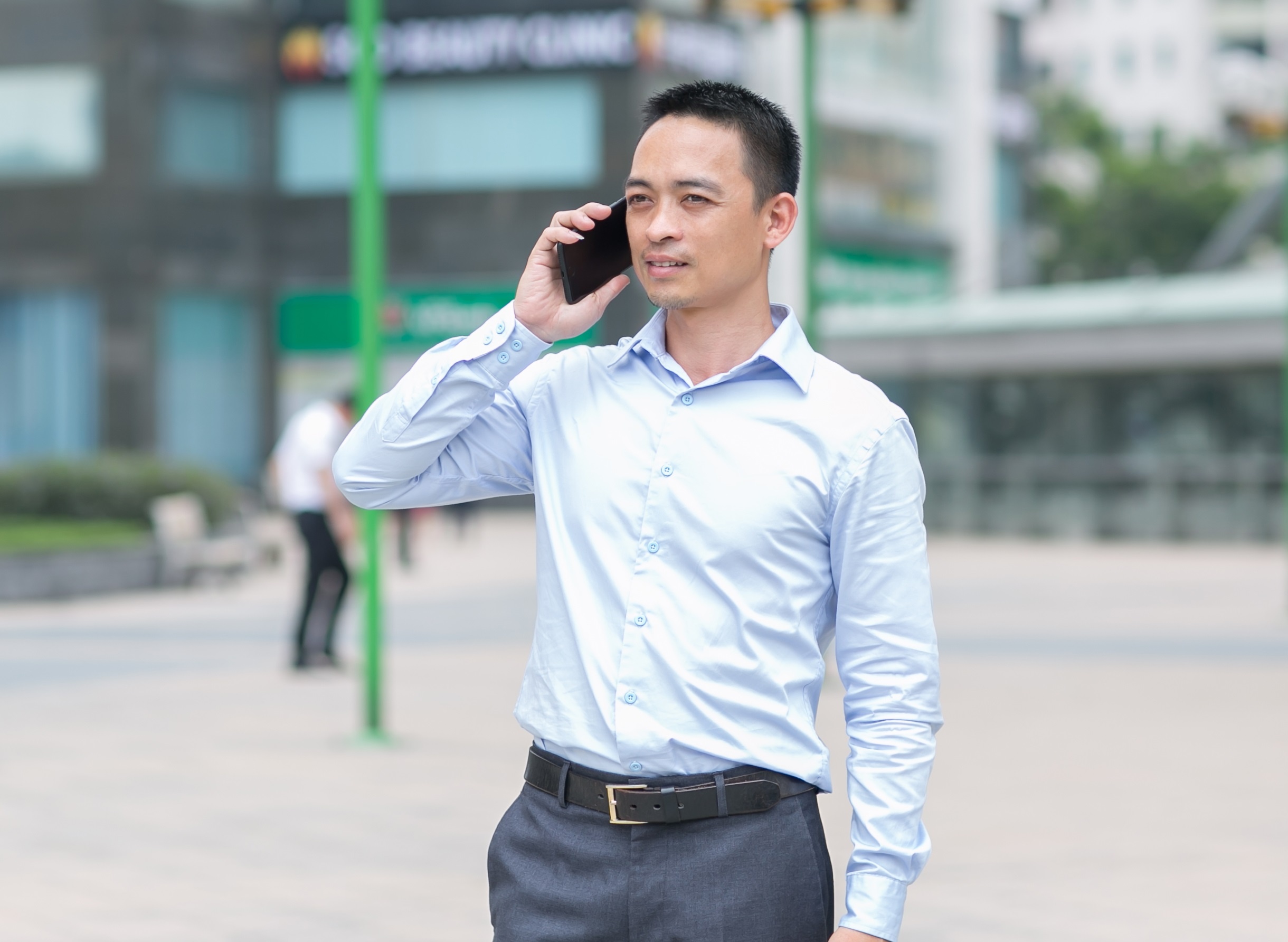 Thue bao yen tam dung data roaming cua VinaPhone khi di nuoc ngoai hinh anh