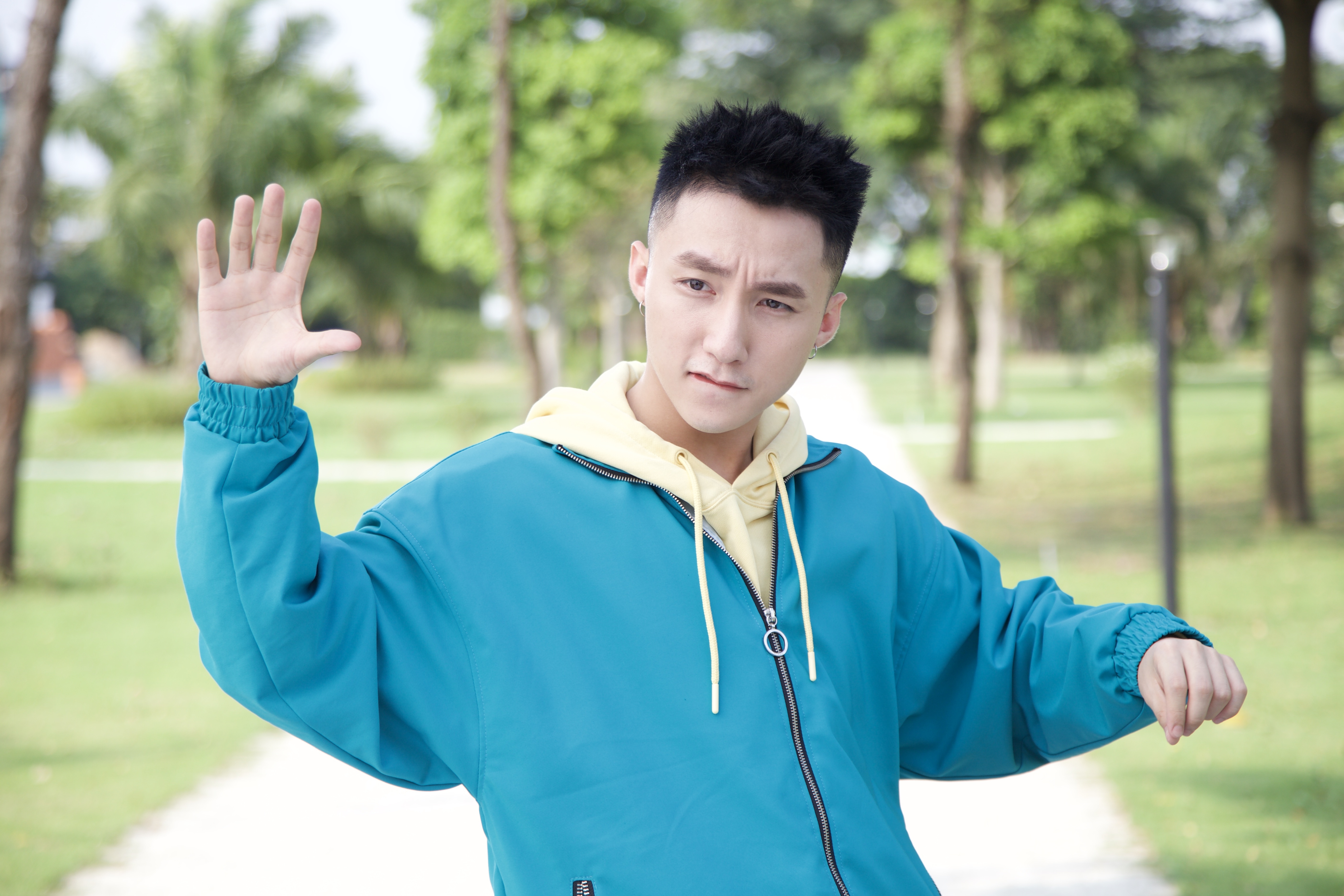 Nhin lai nhung lan Son Tung M-TP 'don tim' fan voi tao hinh an tuong hinh anh