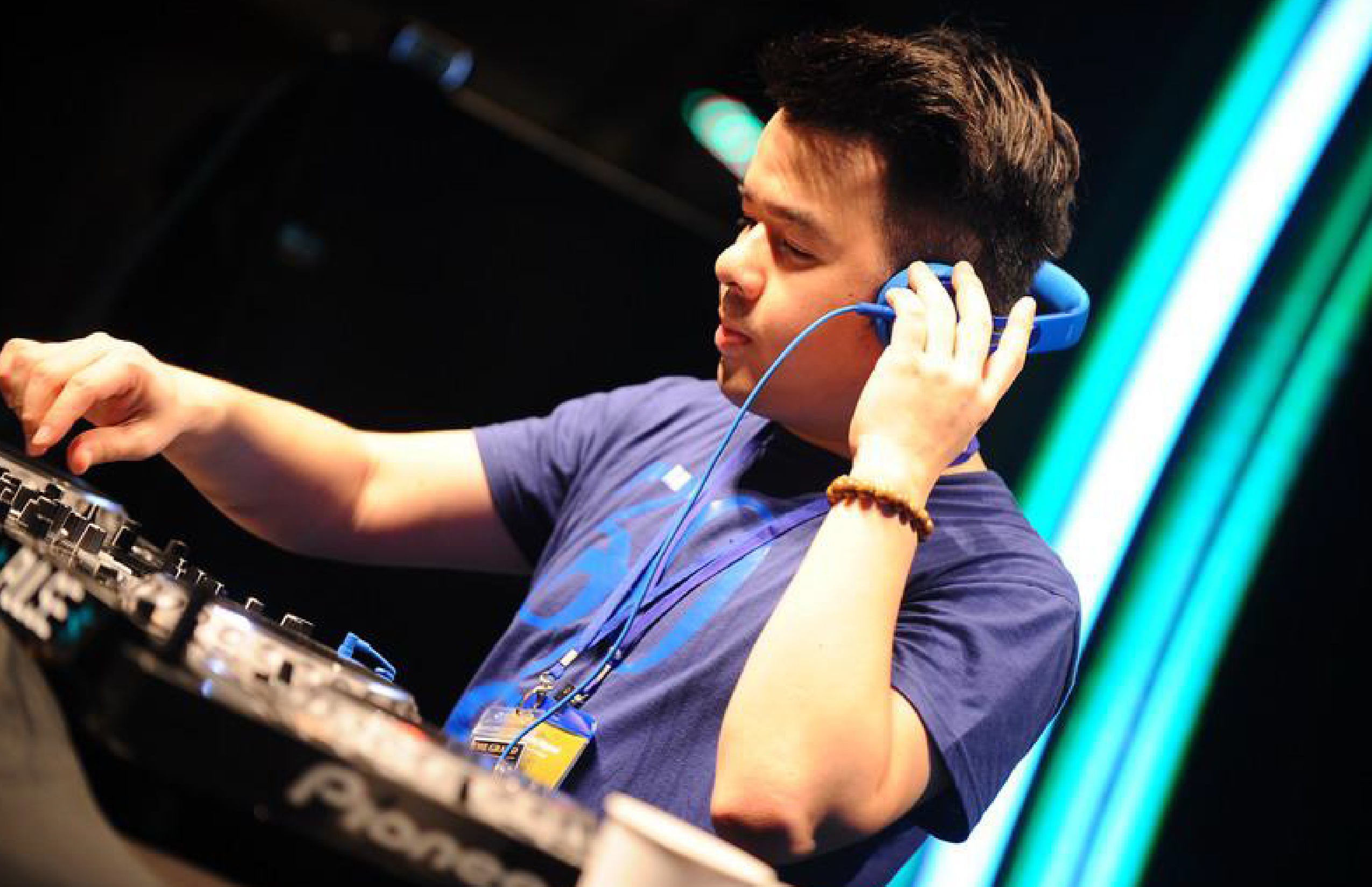 Armin Van Buuren by VinaPhone ảnh 4 Armin Van Buuren by VinaPhone anh 4