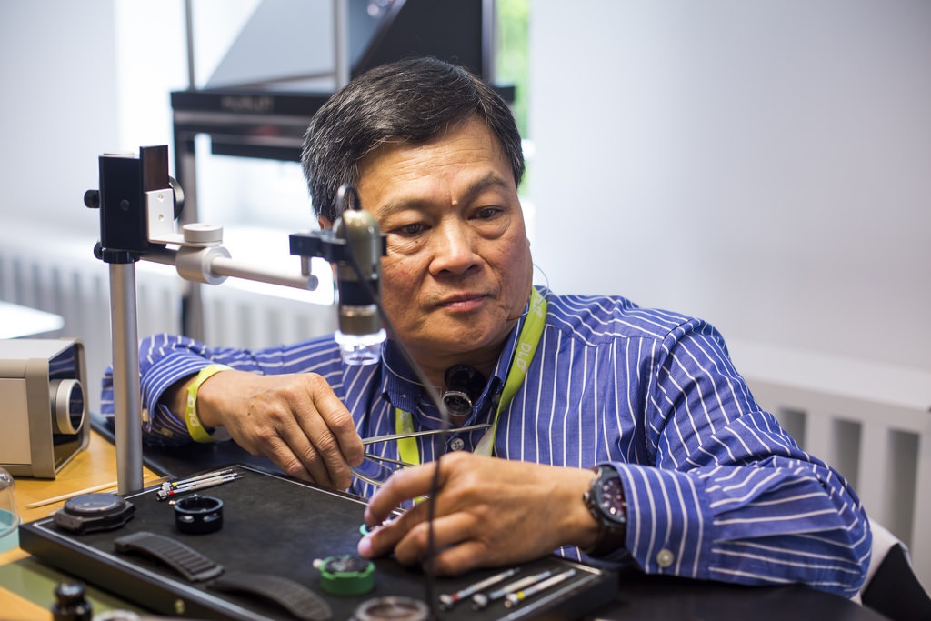 Nghe nhan goc Viet dung sau nhung co may cua hang dong ho Hublot hinh anh