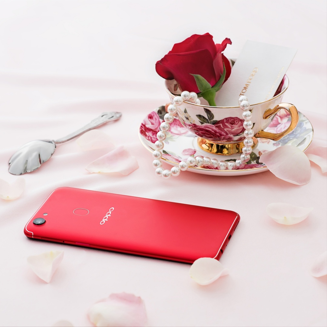 3 smartphone man hinh tran vien cua Oppo hinh anh