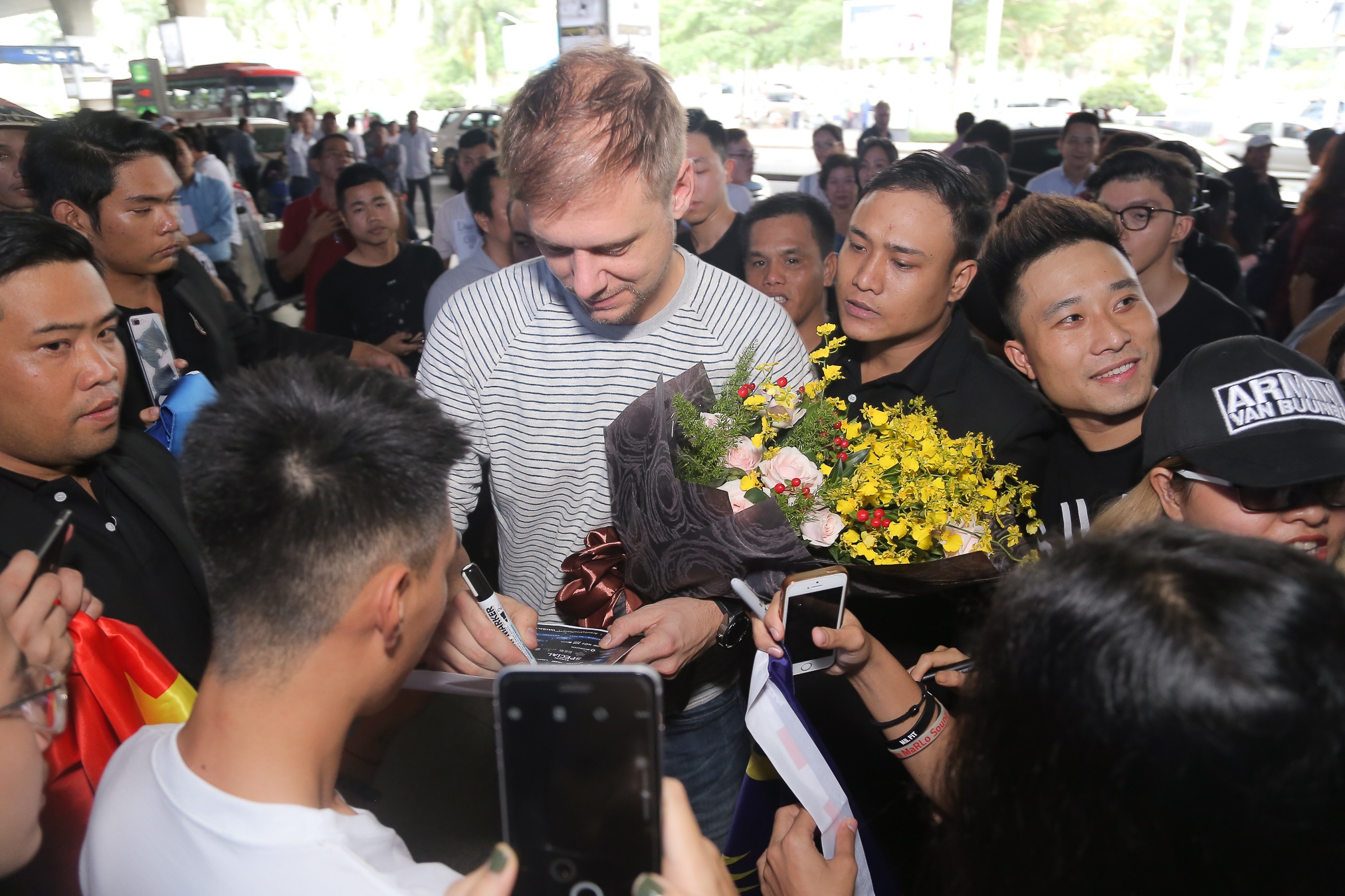 Armin Van Buuren by VinaPhone anh 4