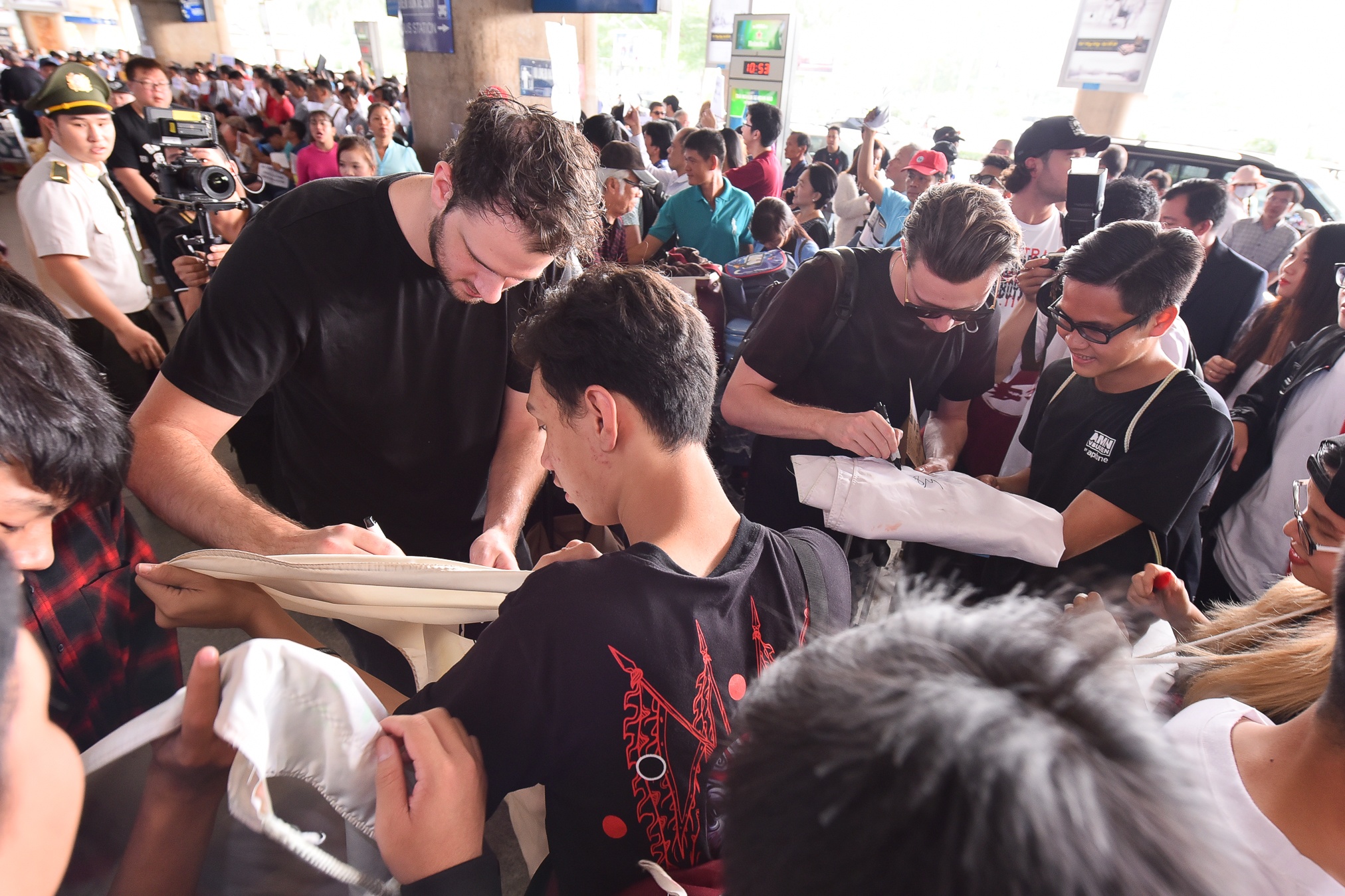 Armin Van Buuren by VinaPhone anh 7