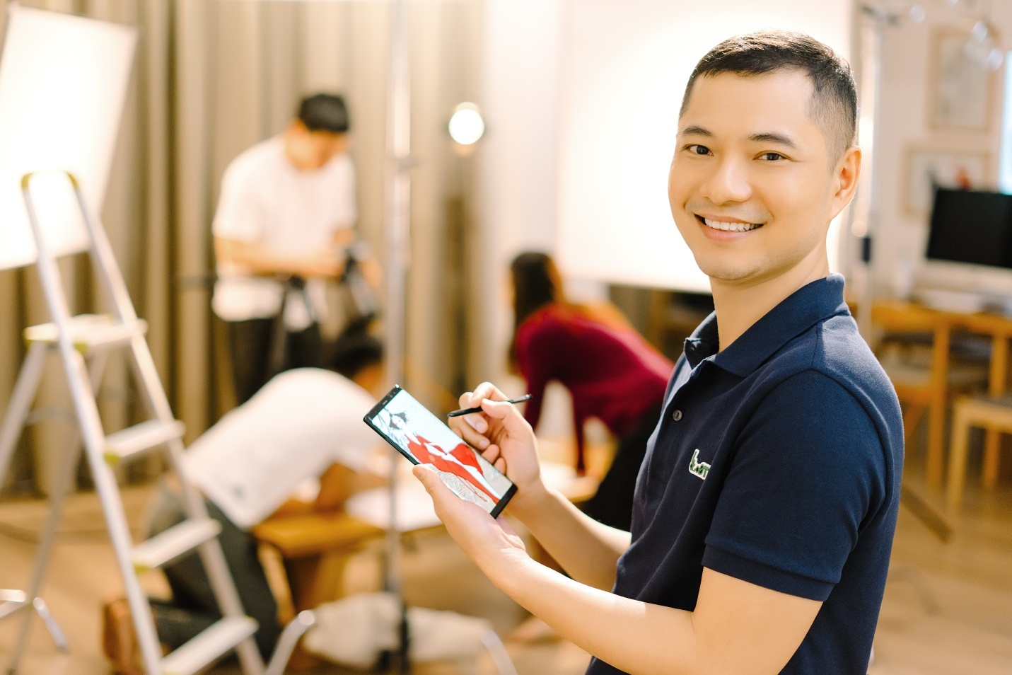 Hoc Dzung Yoko cach sang tao voi smartphone hinh anh