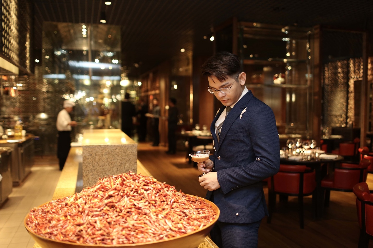 nha hang Square One anh 2