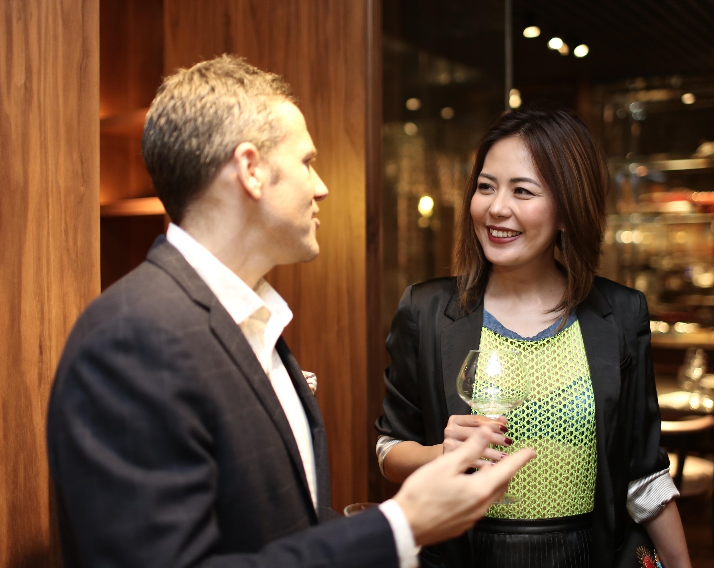 nha hang Square One anh 3