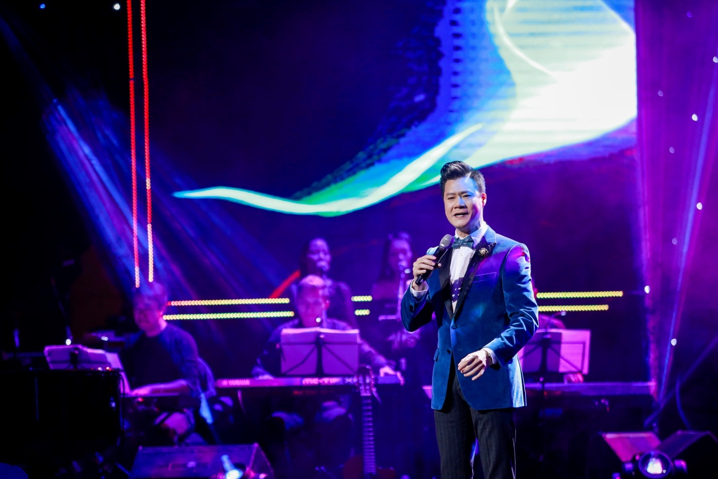 Anhcom productions anh 5