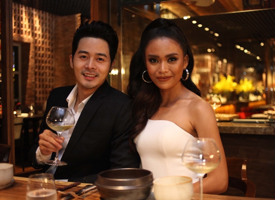 Dan sao Viet 'hen ho' thuong thuc am thuc tinh tuy tai Sai Gon hinh anh