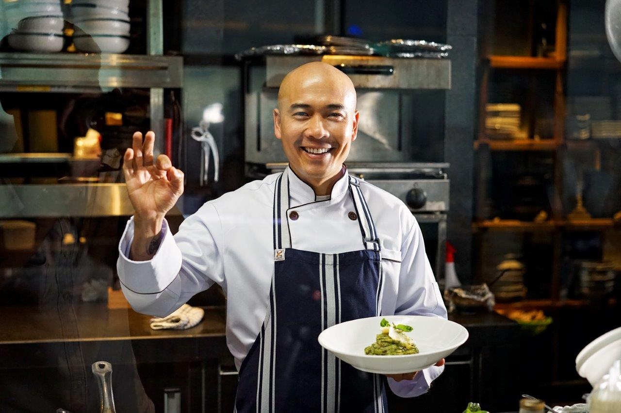 'Vua dau bep' Ngo Thanh Hoa: 'Trong nha, ma van la bep chinh' hinh anh