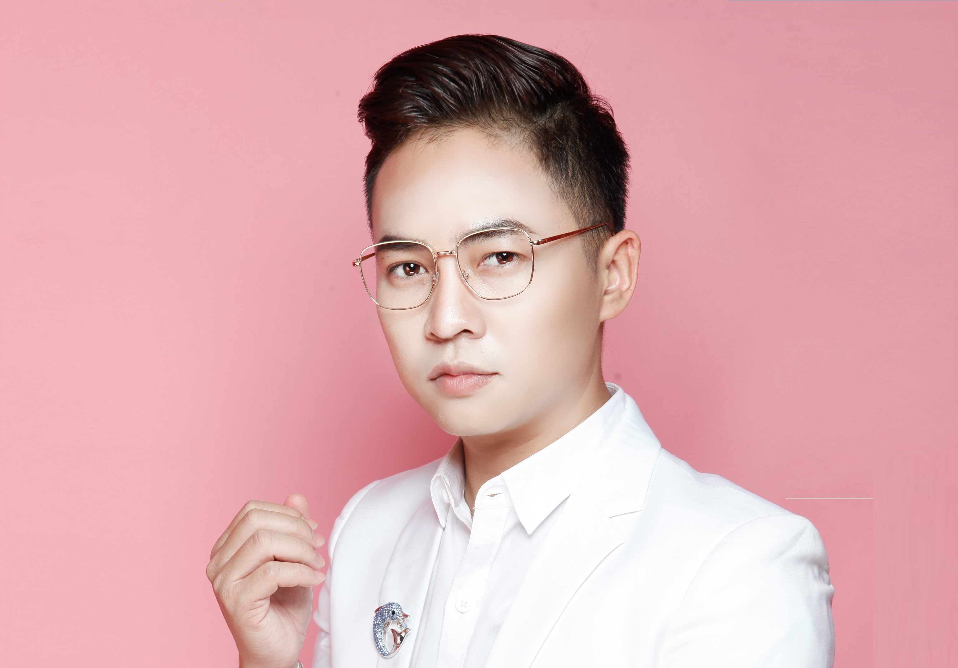 Thay giao Khac Hieu: 'Hay danh thanh xuan de lam dieu tot' hinh anh