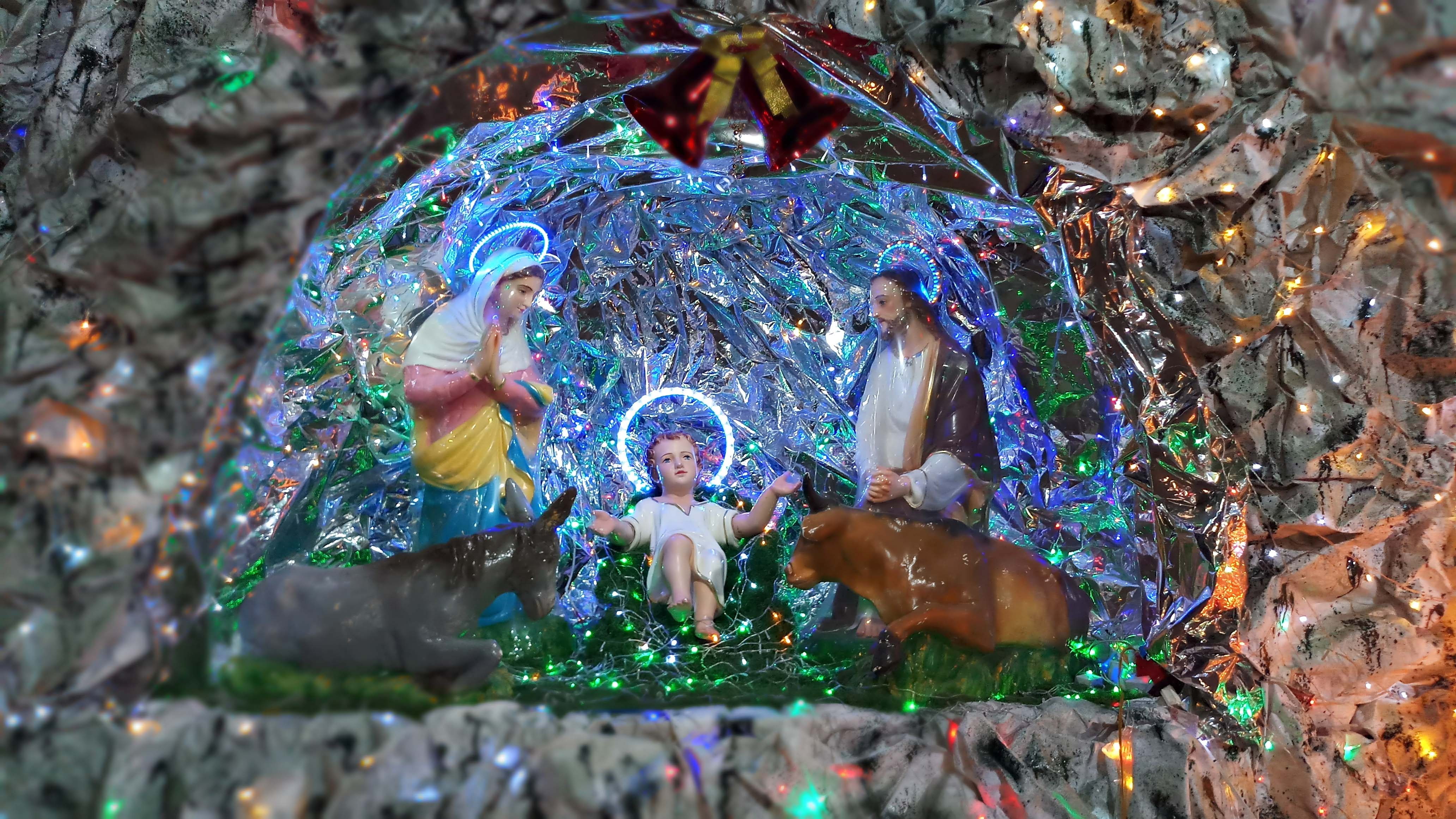 Khong khi Noel o nhung xom dao lon nhat Sai Gon hinh anh