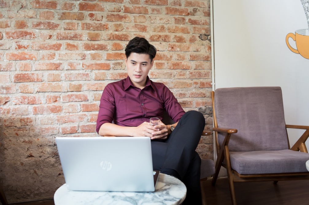 HP Probook 430 G5 - laptop trang bi chip Intel the he thu 8 hinh anh