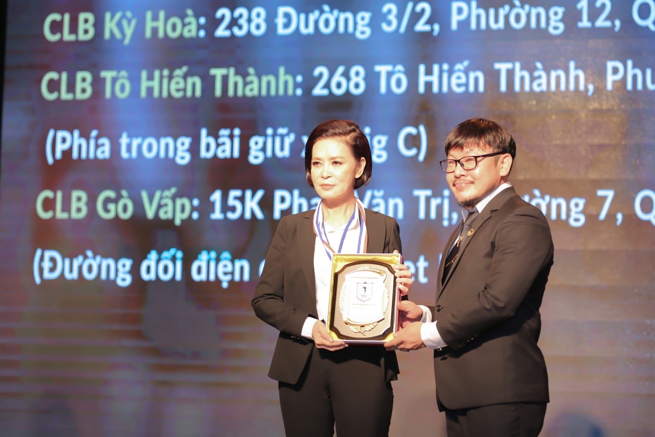 Goldsport dong hanh to chuc cuoc thi the hinh NABBA/WFF 2017 hinh anh