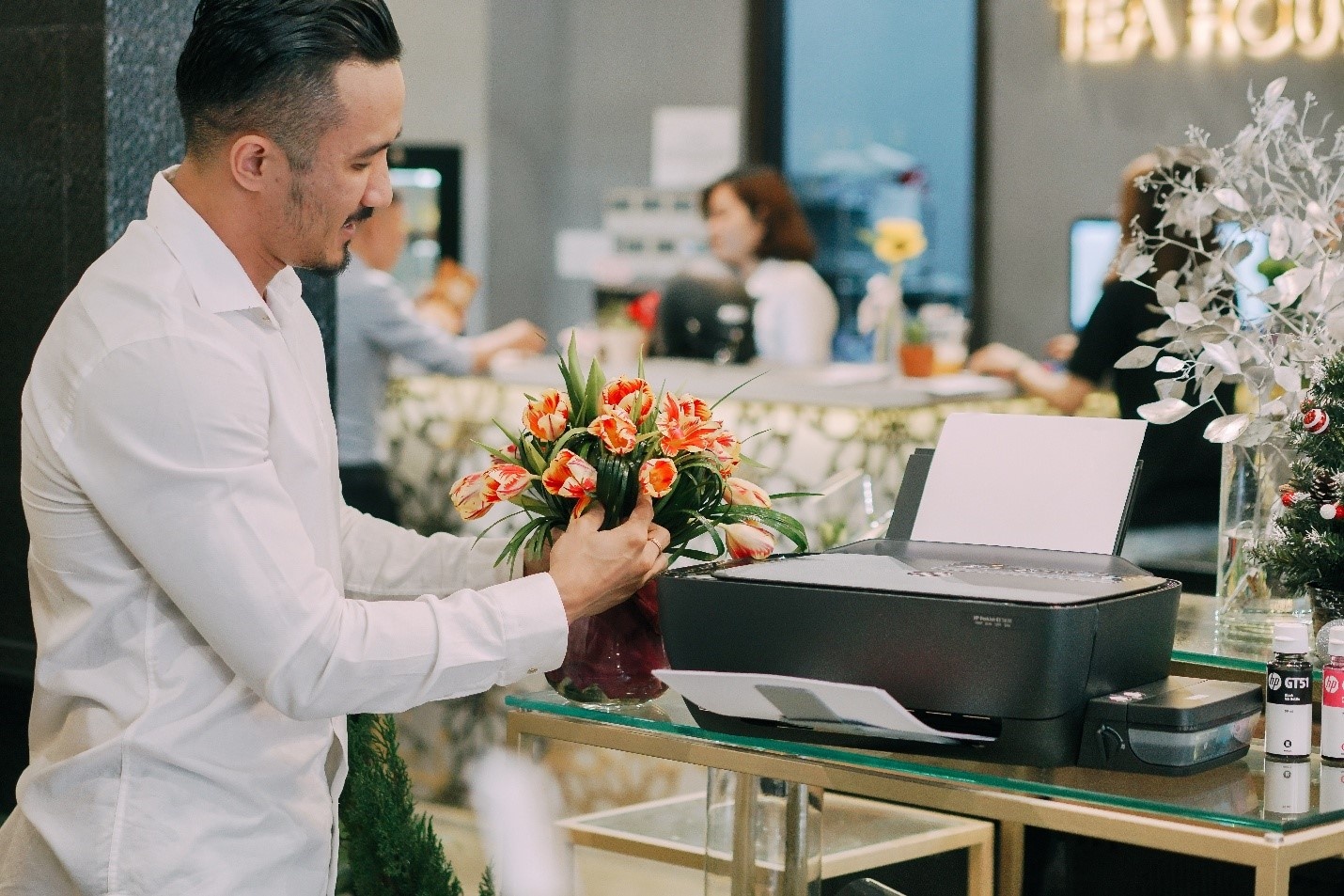 Bi quyet tao nen mau hoa dep cua CEO 38 Degree Flowers hinh anh
