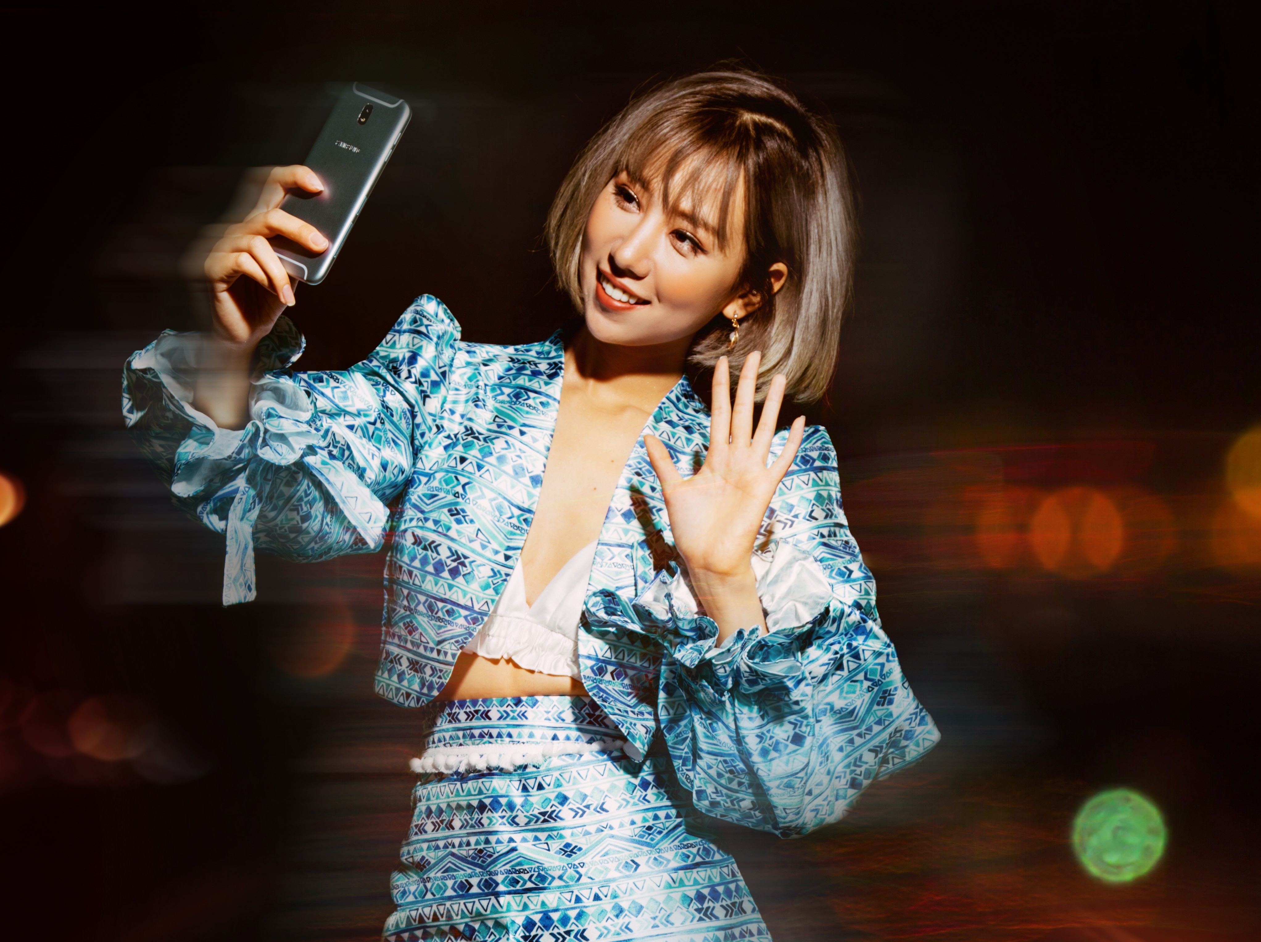 J7+ ảnh 4 J7+ anh 4