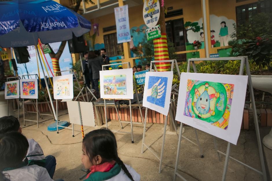 300.000 buc tranh tu cuoc thi ve 'Mizuiku - Em yeu nuoc sach' hinh anh
