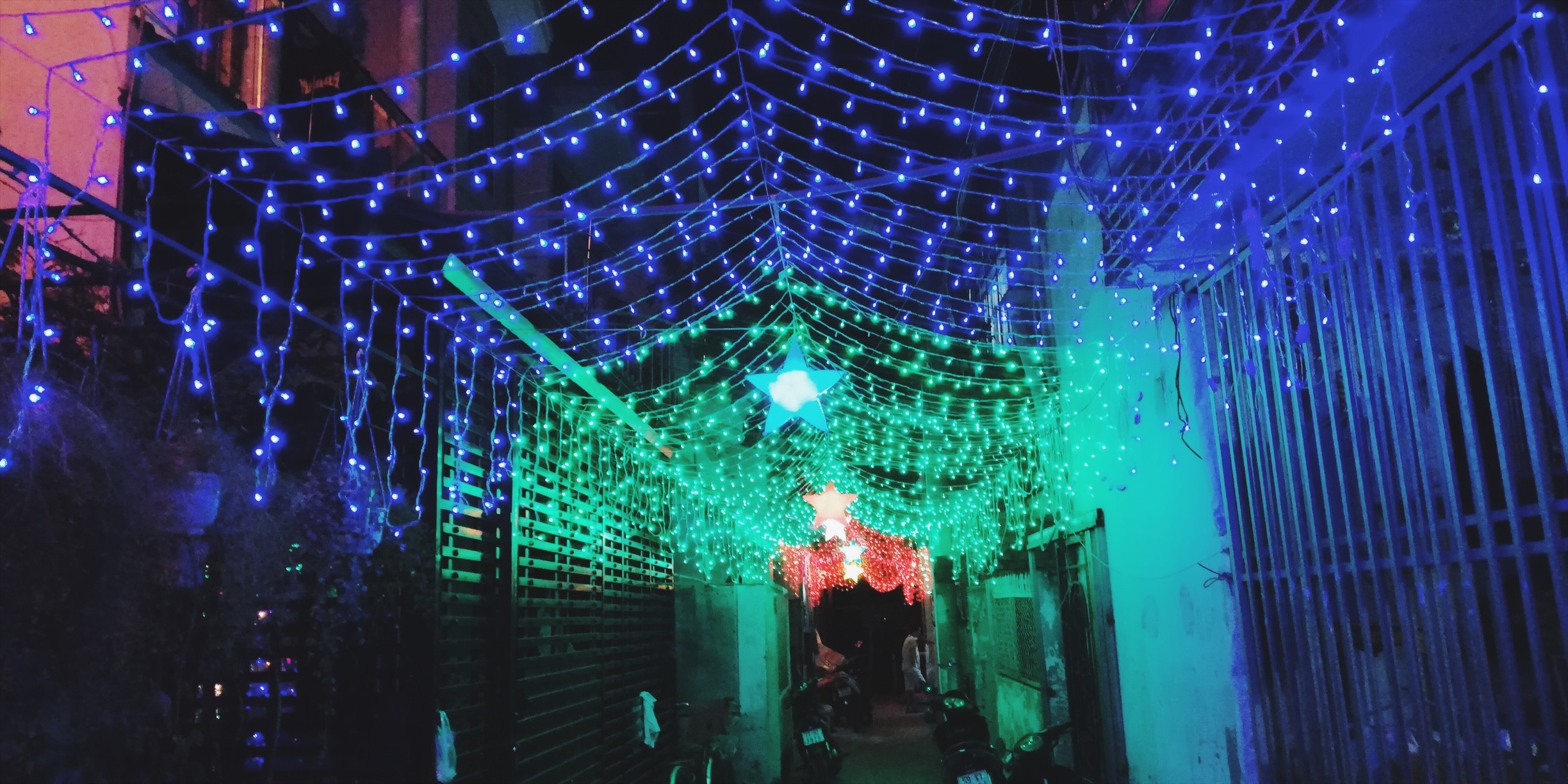 Sai Gon ve dem qua ong kinh Huawei nova 2i hinh anh