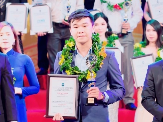 DMO Lipstick duoc cong nhan la thuong hieu xuat sac 2017 hinh anh