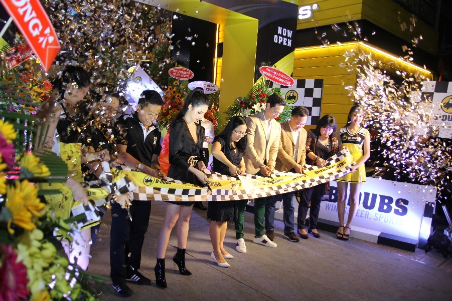chuoi nha hang the thao B-Dubs anh 2