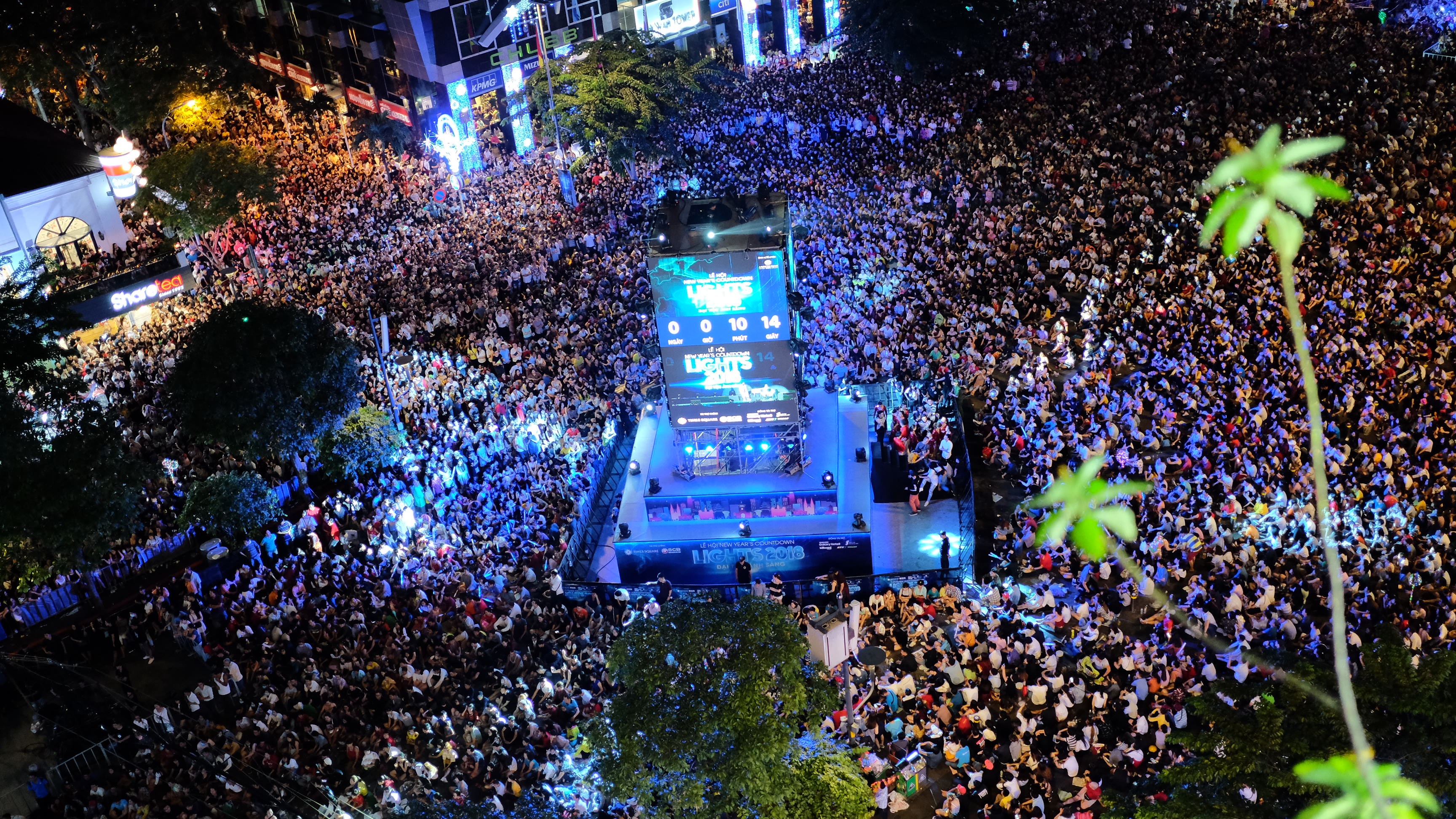 Dai tiec anh sang anh 1