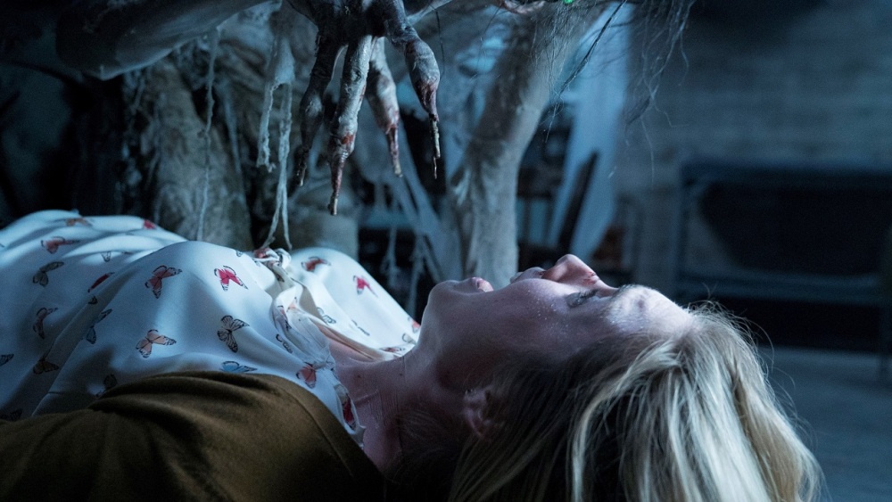 'Insidious 4': Them mot noi rung ron trong he sinh thai quy du hinh anh