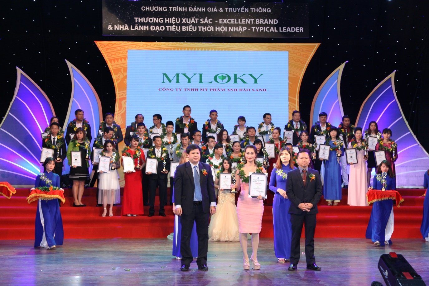 My pham Anh Dao Xanh tham gia chuong trinh ‘Xuan doanh nhan cong dong’ hinh anh